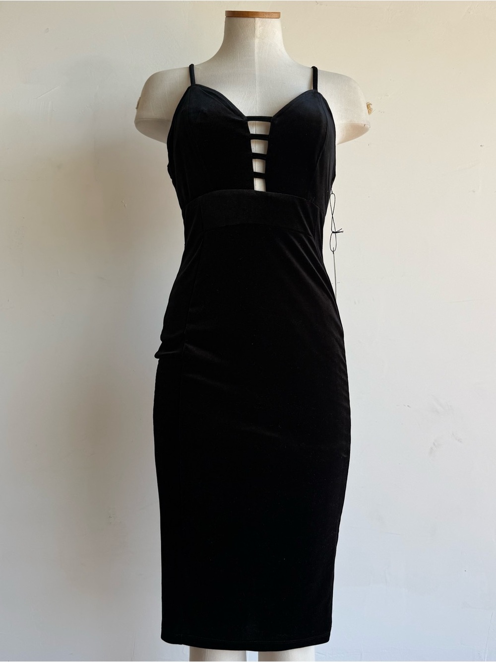 Haute Monde Black Velvet Strappy bodycon Dress small strappy v neck stretch nwt